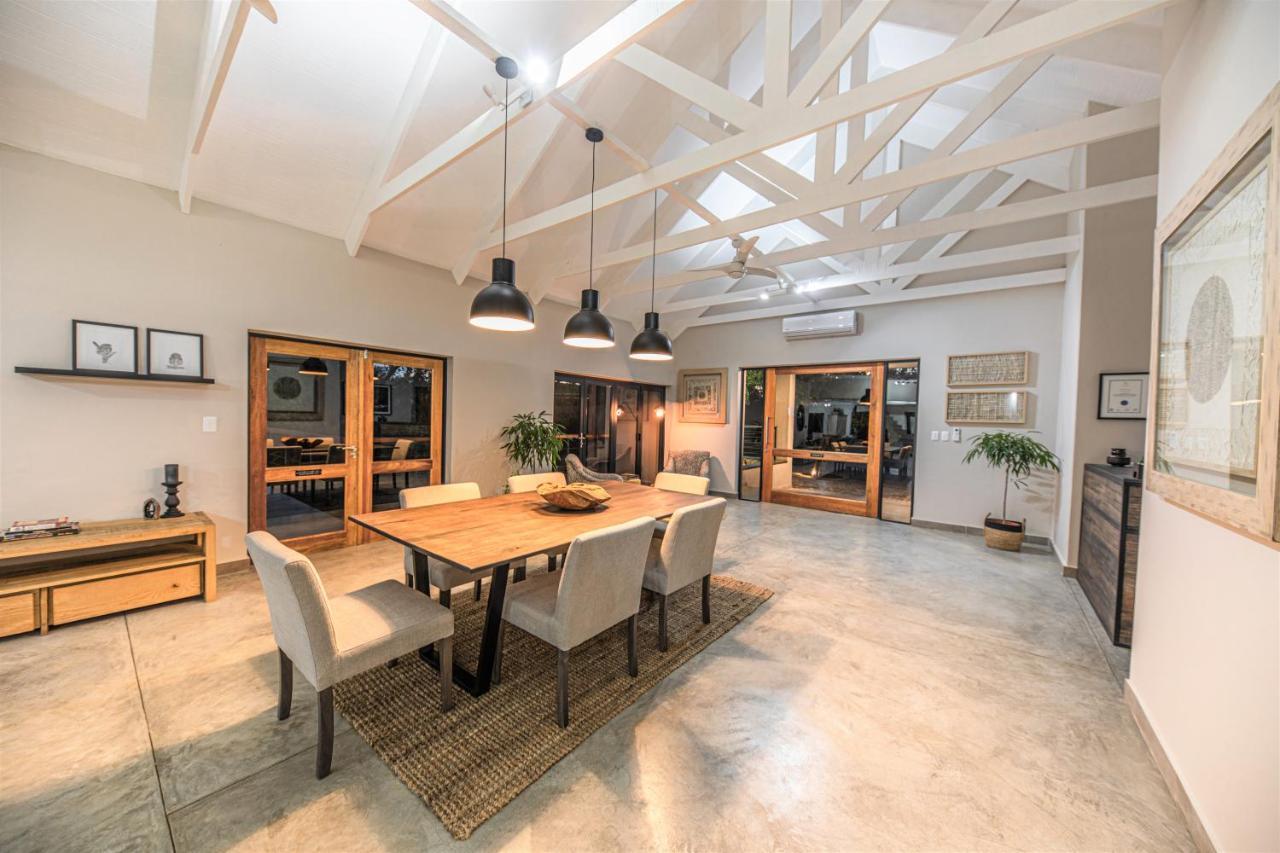 Little Kubu Lodge Hoedspruit Bagian luar foto