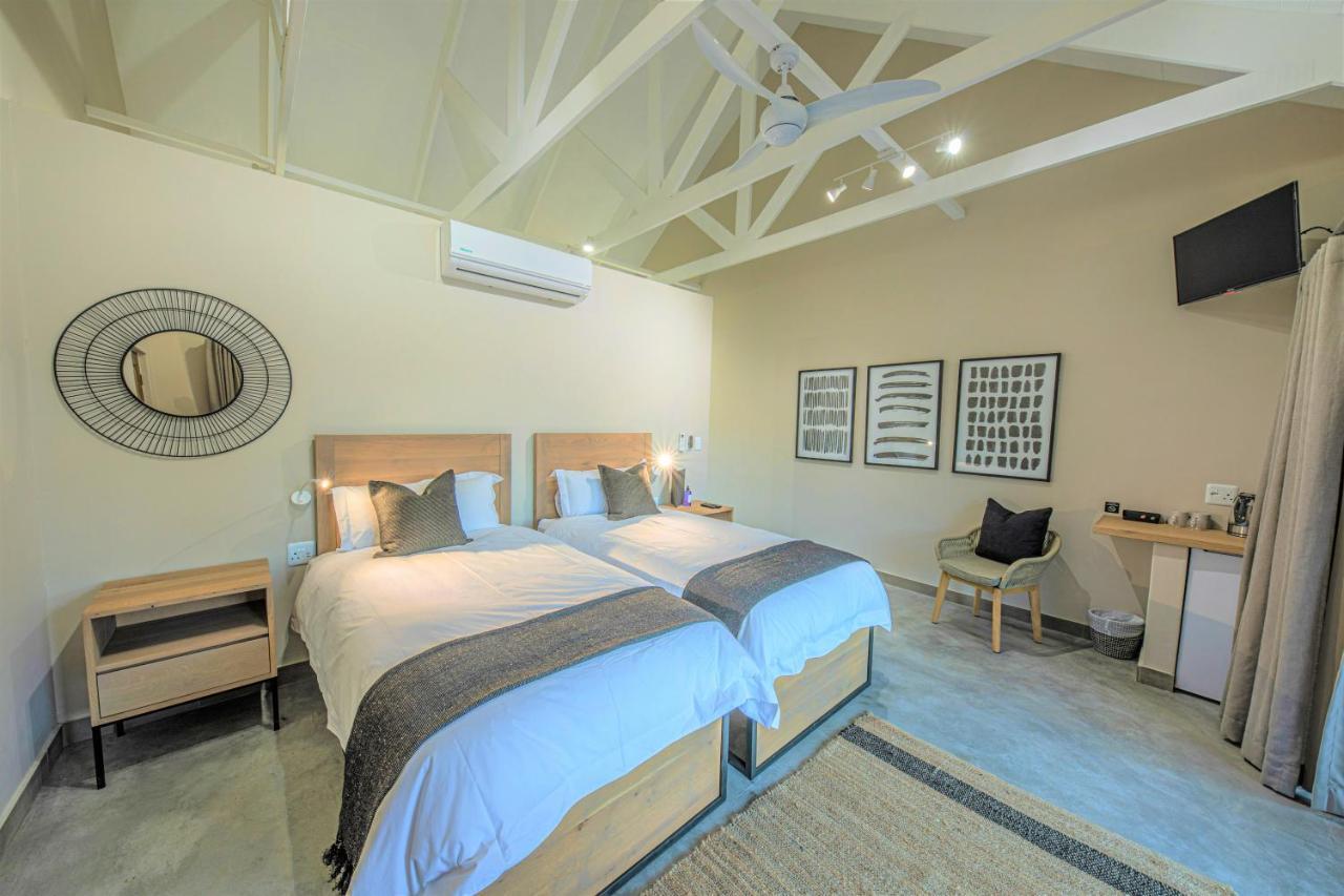Little Kubu Lodge Hoedspruit Bagian luar foto