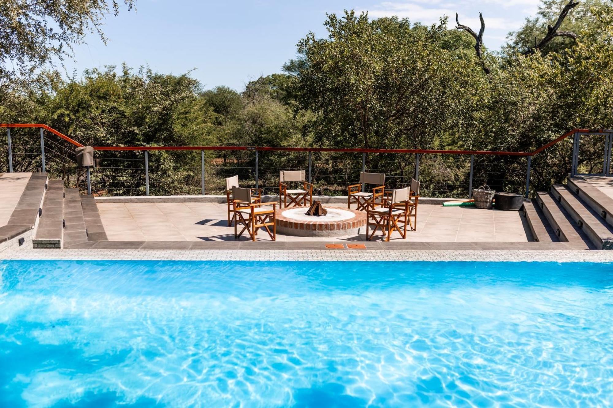 Little Kubu Lodge Hoedspruit Bagian luar foto