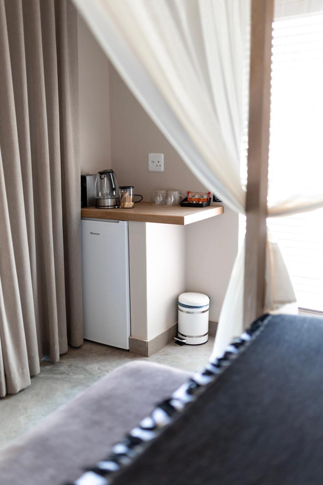 Little Kubu Lodge Hoedspruit Bagian luar foto